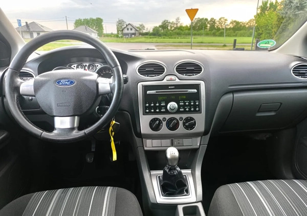 Ford Focus cena 15900 przebieg: 180000, rok produkcji 2010 z Otwock małe 92